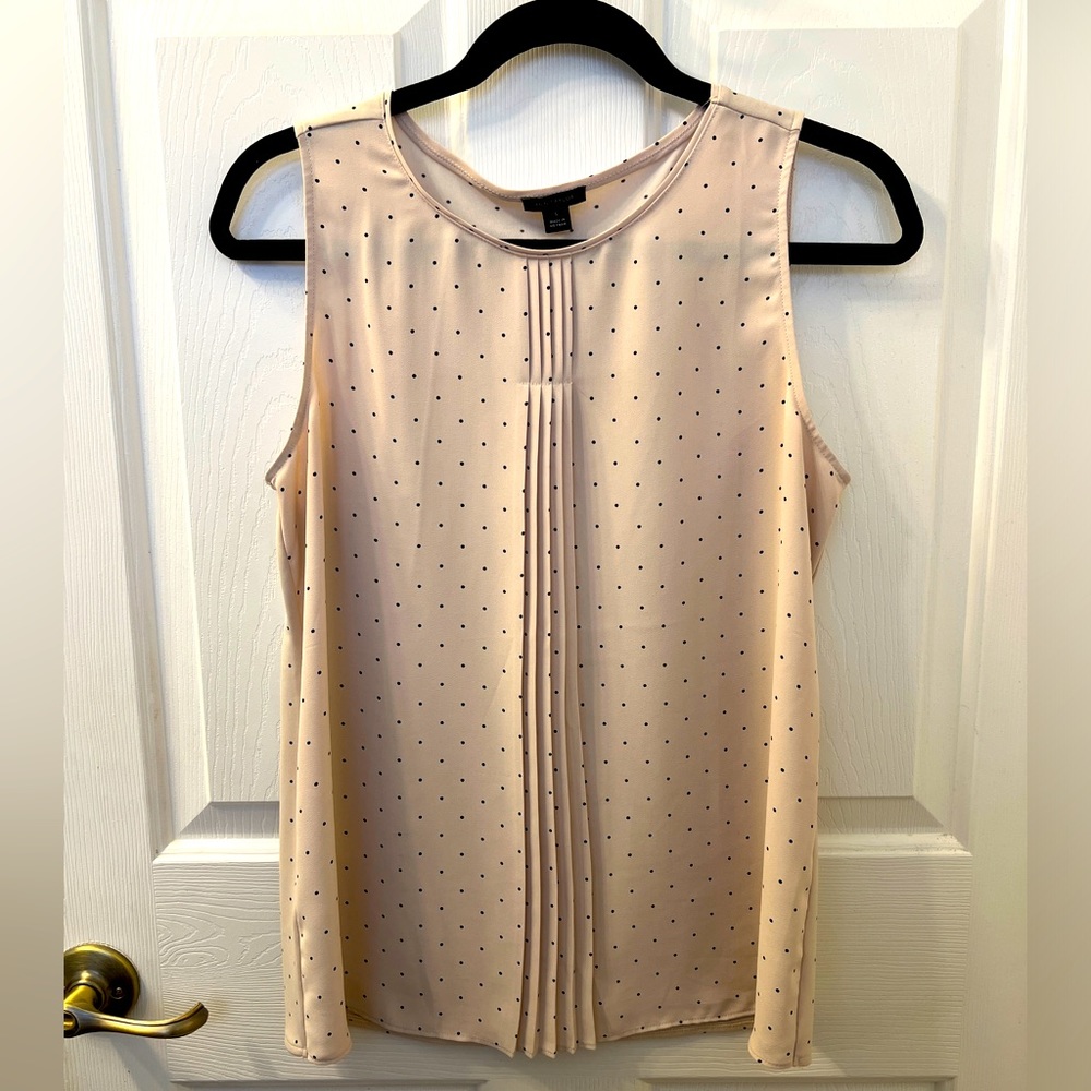 Ann Taylor, Blush/light pink sleeveless blouse. Size small